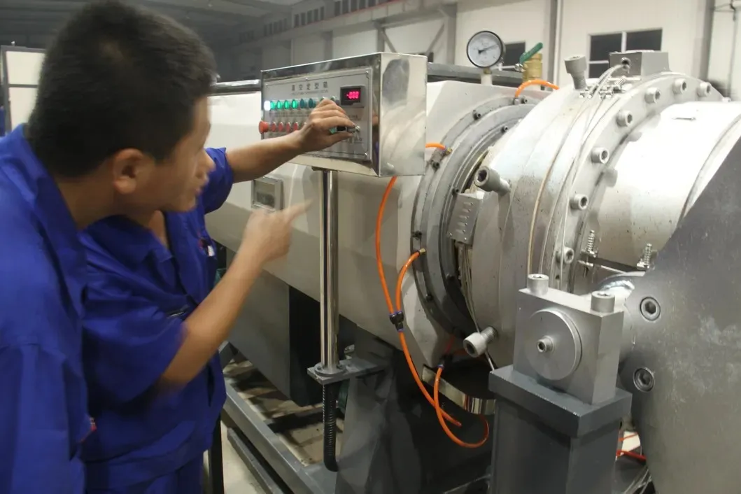 Single & Multi-Layer Co-Extrusion Line for HDPE Water Gas Supply Pipes 2