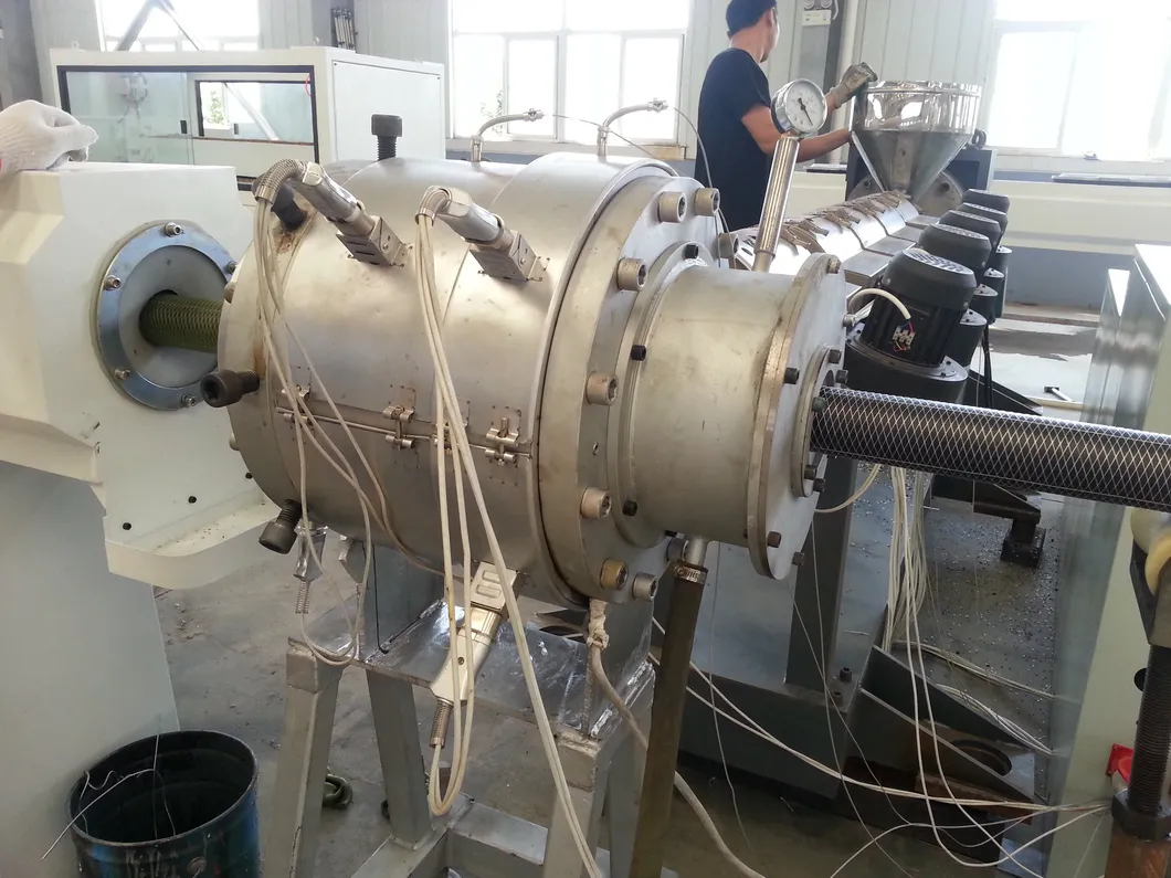 PERT / PEX Polyurethane Foam Insulation Pipe Making Machine 7