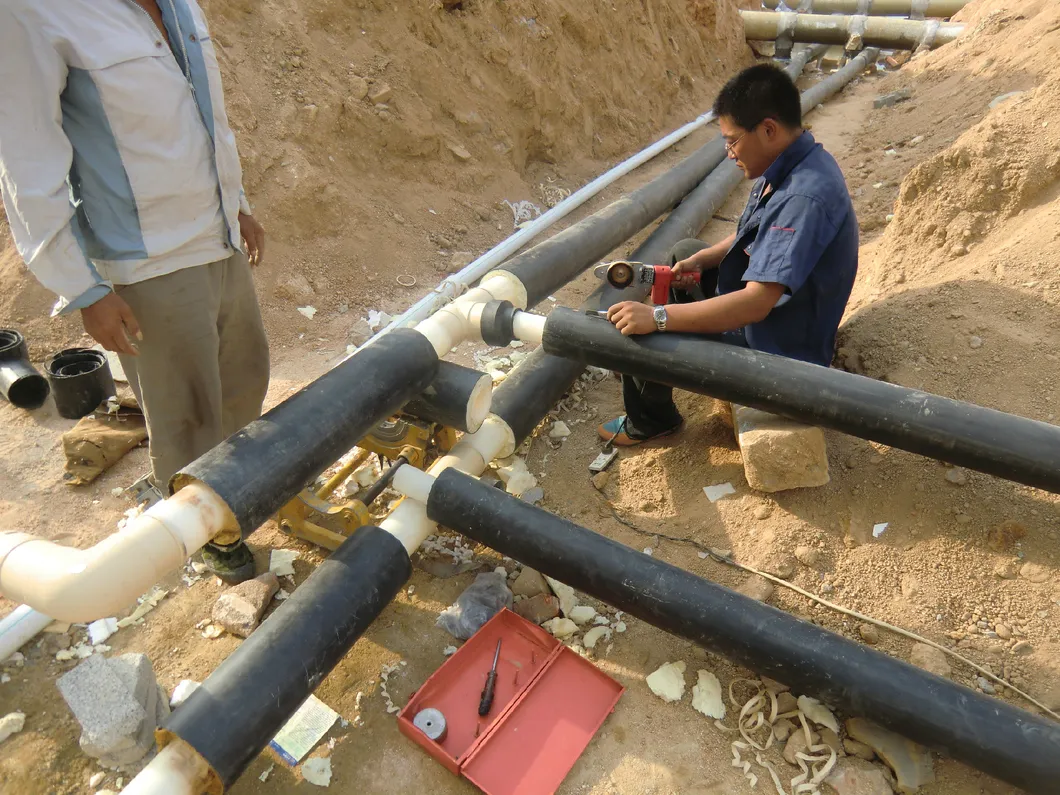 Pert Fiber-Reinforced Flexible / Rigid PU Insulated Pipe Integrated Production Line 3
