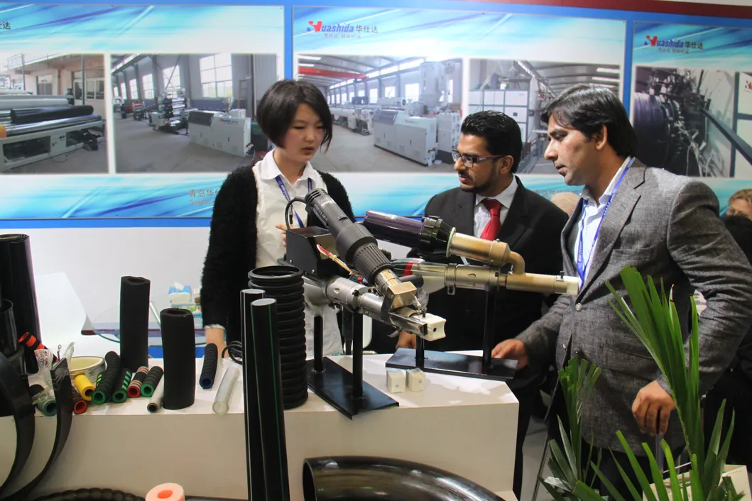 Handheld HDPE PP Plastic Extrusion Welder for Sheet, Pipe, and Tank Welding 1