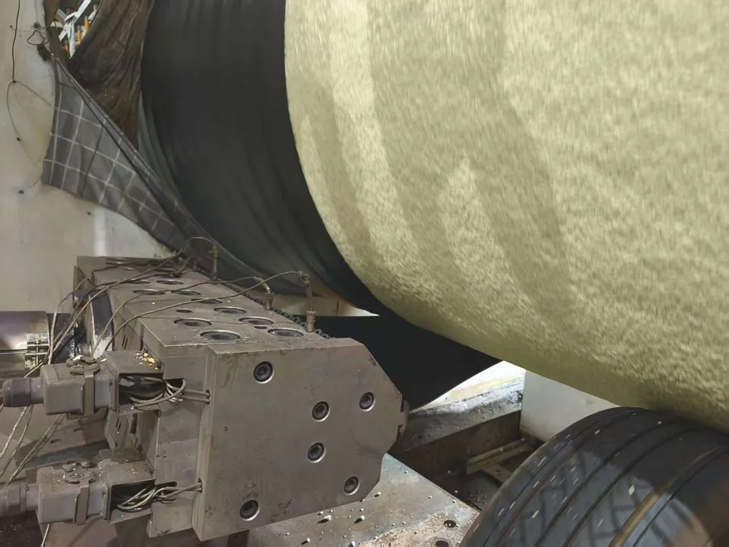 Polyurethane Foam Spray Coating Machine for Steel Pipes 1