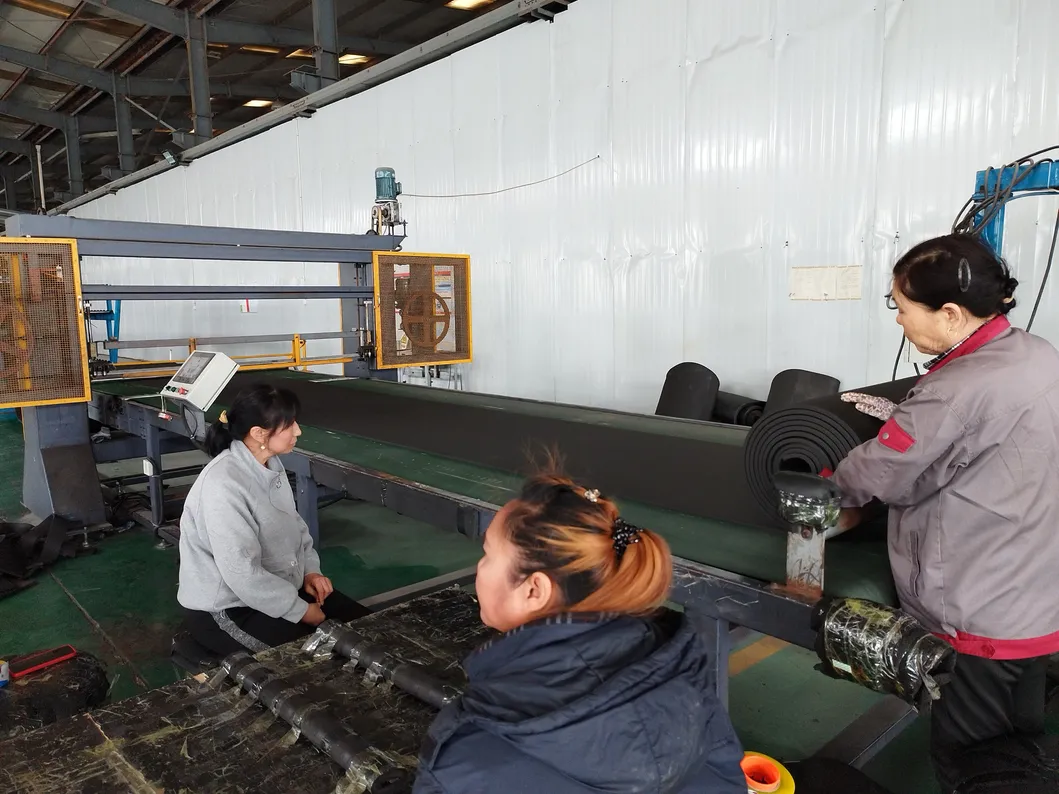 Automatic NBR PVC Rubber Foam Extrusion Machine for 1000-1500mm Pipe & Sheet 1
