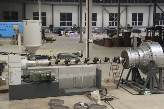 1060mm Natural Gas Pipeline Insulation Pipe Extrusion Machinery Pipe Making Machine