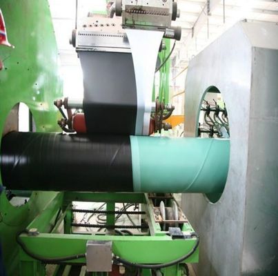 Machine de revêtement de pipelines avec ligne de revêtement 3LPE pour tuyaux de 508 à 3 600 mm comprenant des couches d'apprêt époxy, d'adhésif et de polyéthylène à une vitesse de 1 à 6 mètres par minute