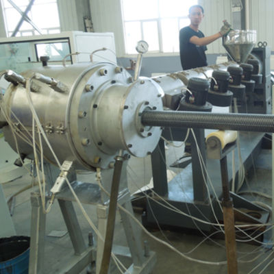 Pre-insulated PEX/PE-RT pipes machine