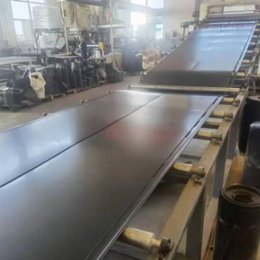 Single-Screw PE Sheet Extruder 300-7000mm Width 0.2-45mm Thickness