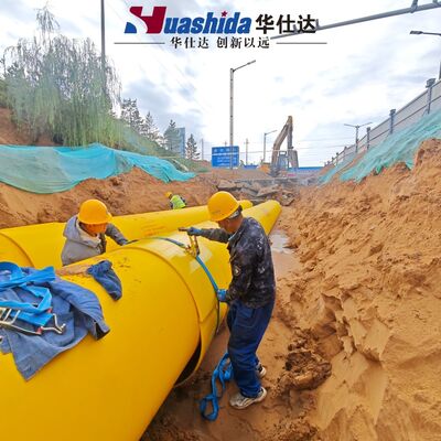 Ligne de production automatique de tuyaux pré-isolés de grand diamètre avec calibrage sous vide et extrudeuse monovis