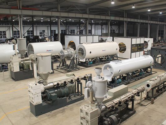 Línea de extrusión de tuberías de HDPE personalizable de alta salida y ahorro de energía para la producción de tuberías preaisladas
