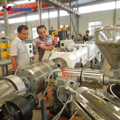 একক স্ক্রু এক্সট্রুডার এবং ভ্যাকুয়াম ক্যালিব্রেশন সহ দীর্ঘস্থায়ী এইচডিপিই পাইপ এক্সট্রুশন লাইন 20-2200 মিমি পাইপ রেঞ্জের জন্য