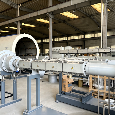 PE series vacuum calibrating method pre-insulated pipe outside casing extrusion line