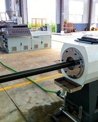 Γραμμή παραγωγής σωλήνων HDPE με εμβέλεια 16 - 1200 mm, βαθμονόμηση κενού και χωρητικότητα άνω των 250 kg/h