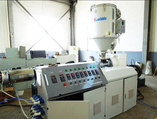 Γραμμή παραγωγής σωλήνων HDPE με εμβέλεια 16 - 1200 mm, βαθμονόμηση κενού και χωρητικότητα άνω των 250 kg/h