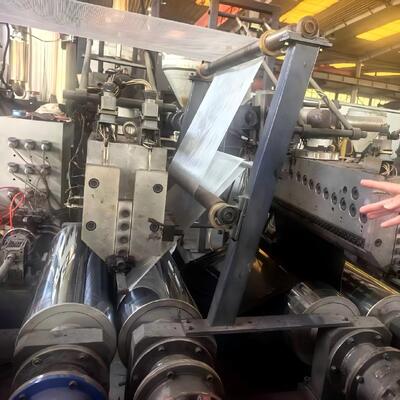 เครื่องผลิตแผ่นพอลิเอธีเลน extrusion
